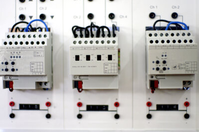 Loghi standard KNX e Modbus